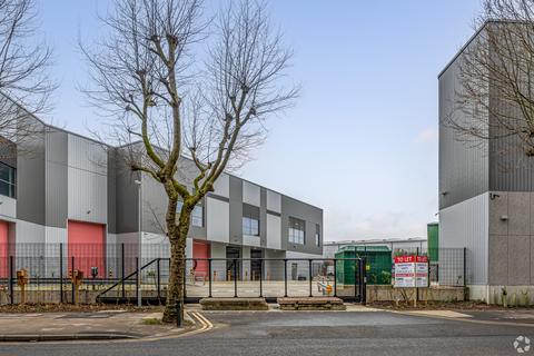 Property to rent, Peterboat Close London SE10 0PX