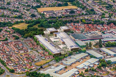 Distribution warehouse to rent, Headley Rd E Reading RG5 4SN
