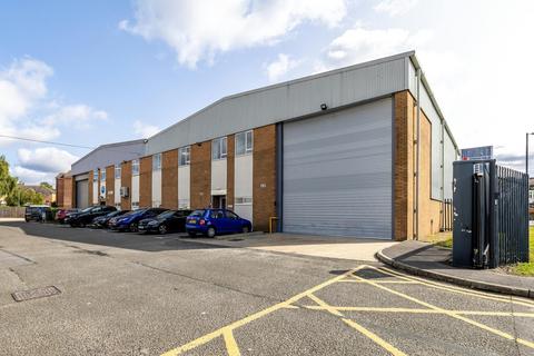 Warehouse to rent, Bilton Rd Greenford UB6 7DZ