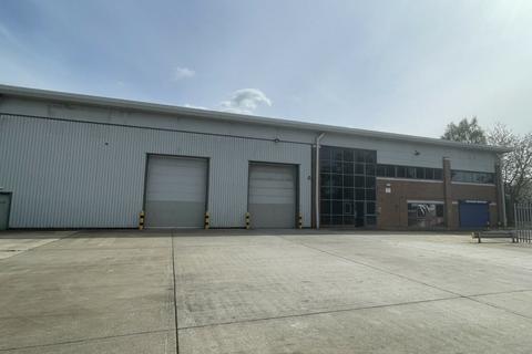 Warehouse to rent, Molly Millars Ln Wokingham RG41 2PT