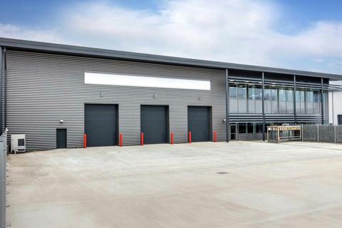 Warehouse to rent, 690 Stirling Rd Slough SL1 4ST