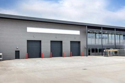 Warehouse to rent, 690 Stirling Rd Slough SL1 4ST