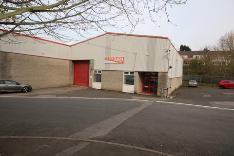 Warehouse to rent, Shenstone Trading Estate Halesowen B63