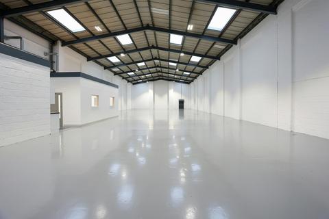 Warehouse to rent, Shenstone Trading Estate Halesowen B63 3