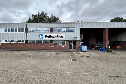 Distribution warehouse to rent, Farmbrough Clos Aylesbury HP20 1DQ