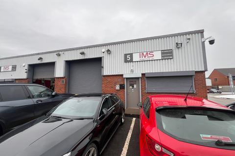 Property to rent, Moorhouse Av Leeds LS11 8HA