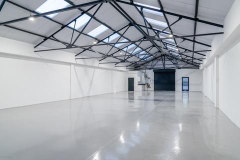 Industrial unit to rent, 23 Crown Rd Enfield EN1 1GR