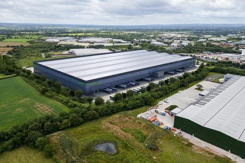 Distribution warehouse to rent, Wrexham Industrial Estate Wrexham LL13 9UT