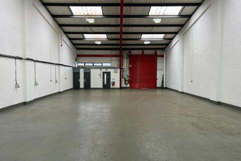 Distribution warehouse to rent, Rufford Court, Hardwick Grange Warrington WA1 4RF