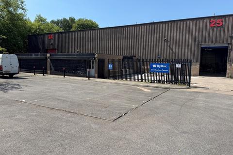 Distribution warehouse to rent, Rufford Court, Hardwick Grange Warrington WA1 4RF
