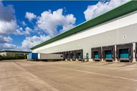 Distribution warehouse to rent, Thornhill Rd South Marston SN3 4RY