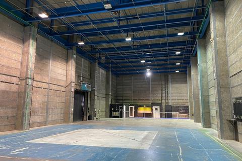 Warehouse to rent, Sunset Business Park, Manchester Rd Bolton BL4 8RL