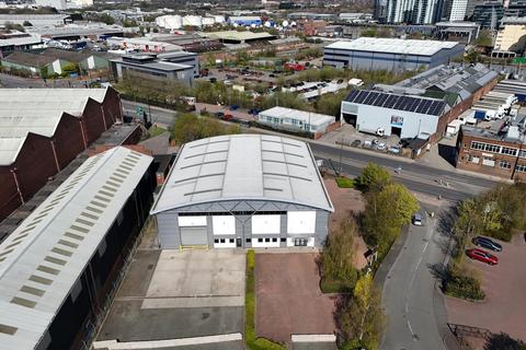 Warehouse to rent, Circle South, Trafford Park Manchester M17 1NF