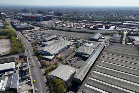 Warehouse to rent, Circle South, Trafford Park Manchester M17 1NF