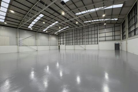 Warehouse to rent, Circle South, Trafford Park Manchester M17 1NF