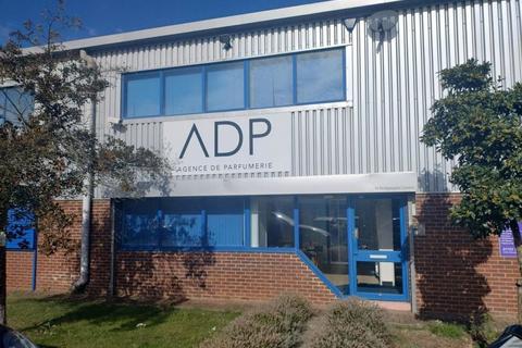 Factory to rent, Bridge Rd Welwyn Garden City AL7 1JG