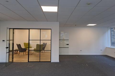 Office to rent, 24 Blythswood Sq Glasgow G2 4BG