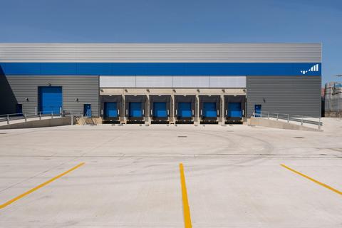 Warehouse to rent, 6 Alfreds Way Barking IG11 0TS