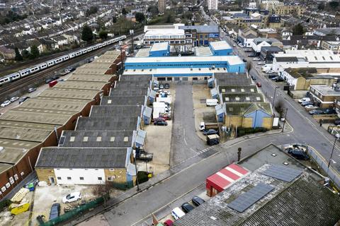 Warehouse to rent, Tait Rd Croydon CR0 2DT