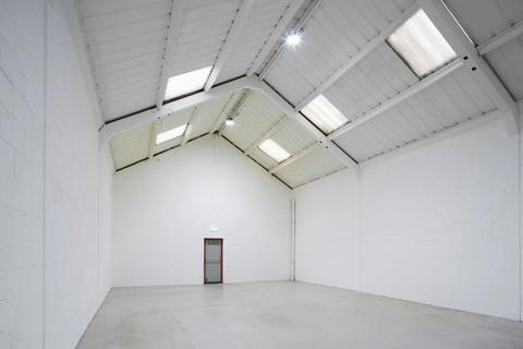 Warehouse to rent, Tait Rd Croydon CR0 2DT