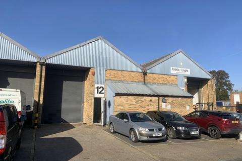 Warehouse to rent, Tait Rd Croydon CR0 2DT