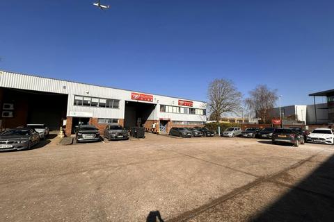 Distribution warehouse to rent, Blackthorne Rd Slough SL3 0AX