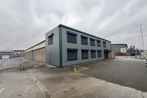 Warehouse to rent, 11 Pontefract Ln Leeds LS9 0RR