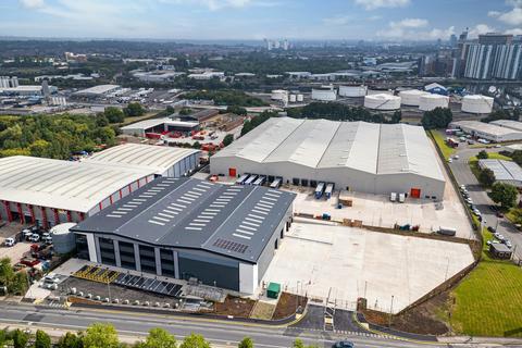 Distribution warehouse to rent, Trafford Park Rd Manchester M17 1HJ