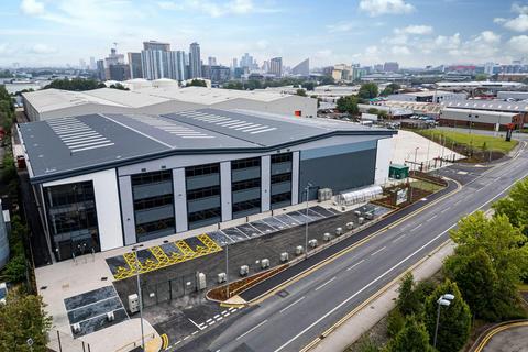 Distribution warehouse to rent, Trafford Park Rd Manchester M17 1HJ