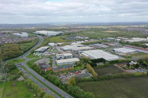 Warehouse to rent, Eurolink St Helens WA9 4TT