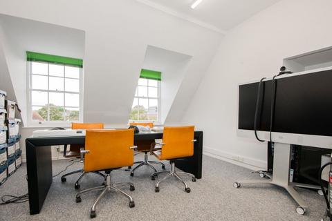 Office to rent, Holbrooke Pl Richmond TW10 6UD