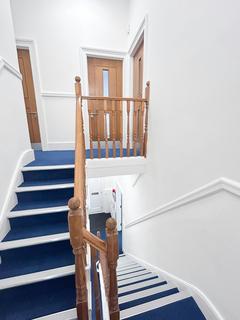 Mixed use to rent, 34 Mansfield Rd Ilford IG1 3BD