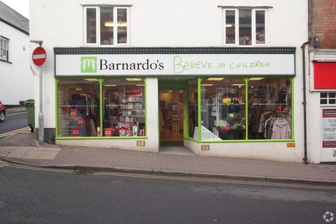 Retail property (high street) to rent, 6-7 Broad St Ross On Wye HR9 7EA