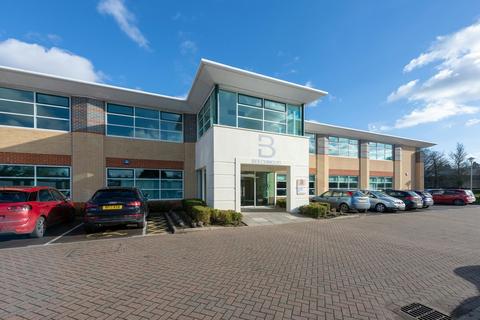 Office to rent - Waltham Rd Maidenhead SL6 3LW