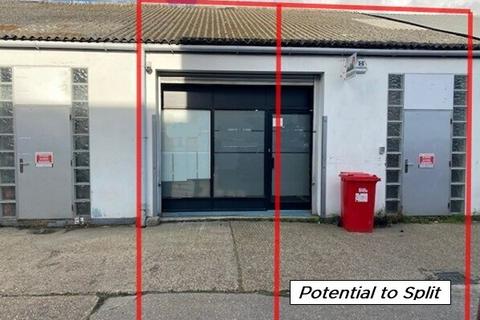 Warehouse to rent, Stirling Way Borehamwood WD6 2FT