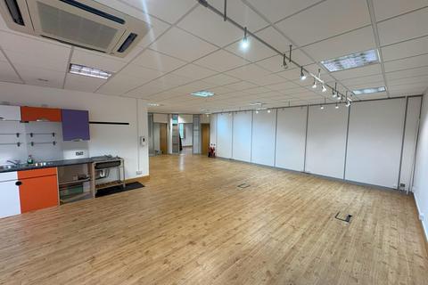Office to rent, Centennial Ave Borehamwood WD6 3SX
