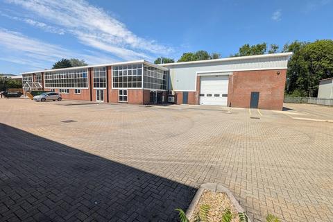 Warehouse to rent, Premier Way Romsey SO51 9AQ