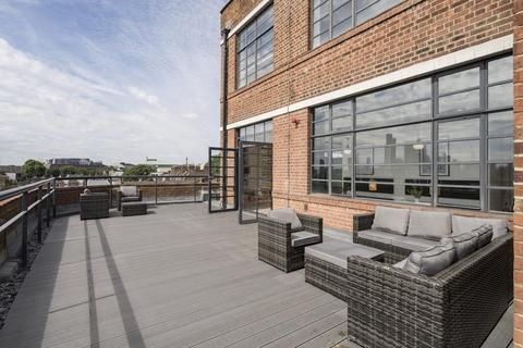 Office to rent, 18-26 Essex Rd London N1 8LN