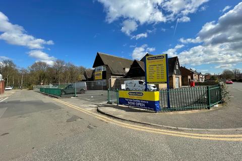Retail property (high street) to rent, Acacia Rd Doncaster DN4 6NR