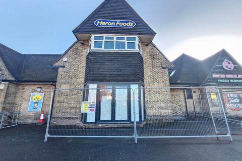 Retail property (high street) to rent, Acacia Rd Doncaster DN4 6NR