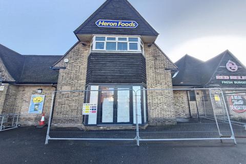 Retail property (high street) to rent, Acacia Rd Doncaster DN4 6NR