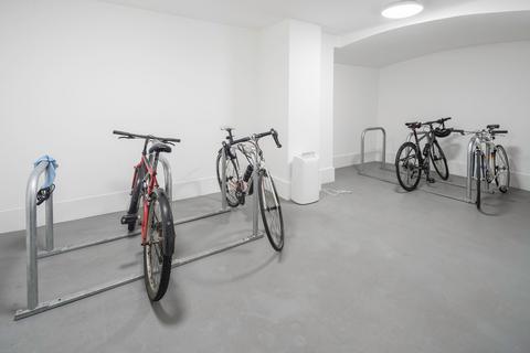 Office to rent, 6 Dowgate Hl London EC4R 2SU