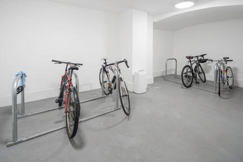 Office to rent, 6 Dowgate Hl London EC4R 2SU