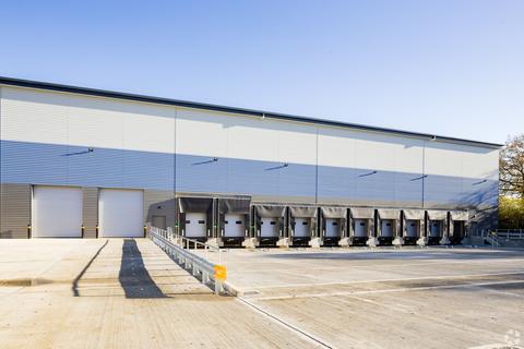 Distribution warehouse to rent, Longshot Ln Bracknell RG12 1RL