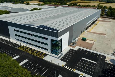 Distribution warehouse to rent, 8A West Stone Droitwich WR9 9AS