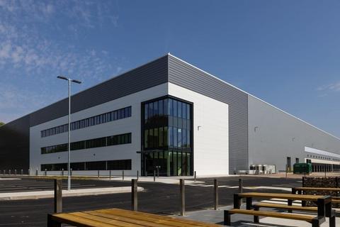 Distribution warehouse to rent, 8A West Stone Droitwich WR9 9AS