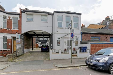 Industrial unit to rent, Bedford Rd London N2 9DB