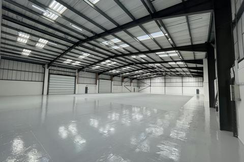 Warehouse to rent, Highlands Rd Solihull B90 4NZ