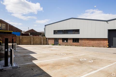Distribution warehouse to rent, Standard Rd London NW10 6DF