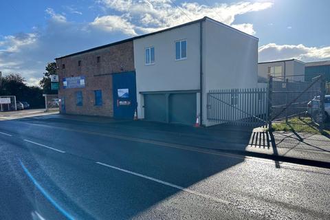 Warehouse to rent, Oak Rd Wrexham LL13 9RG